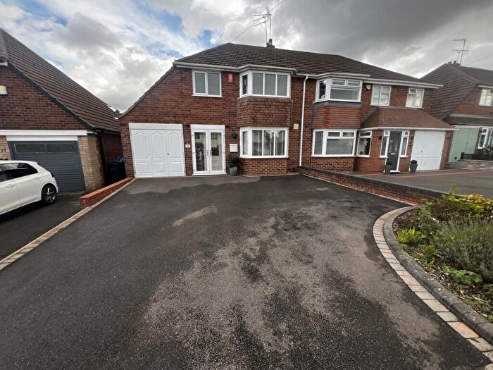 3 Bedroom Semi-Detached House To Rent In Dunstall Road, Halesowen, West Midlands, B63