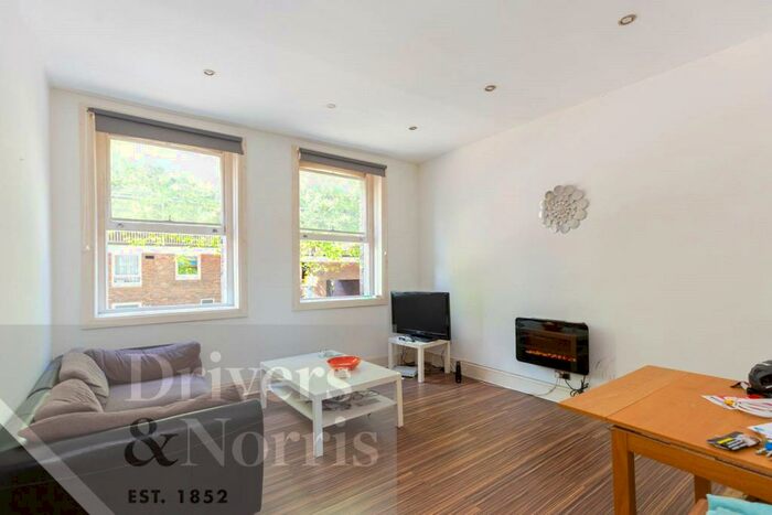 3 Bedroom Apartment To Rent In Hornsey Road, Islington, London, N19