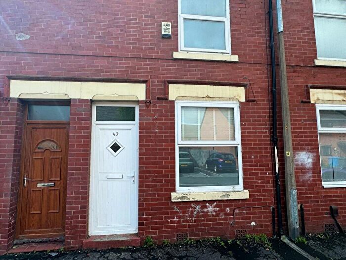 2 Bedroom Terraced House To Rent In Levens Street, Salford, M6