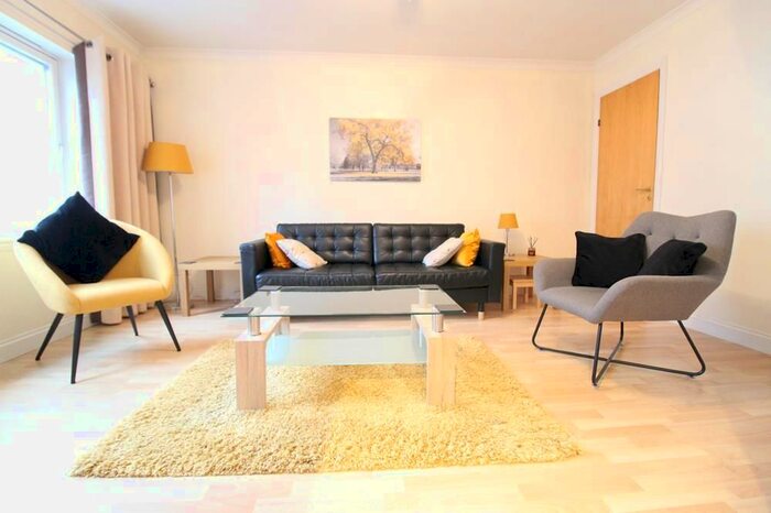 2 Bedroom Flat To Rent In Viewfield Mews, Top Floor, AB15