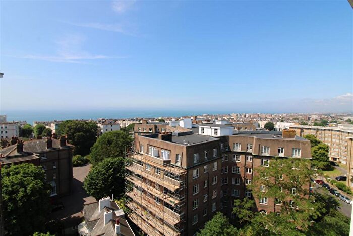 2 Bedroom Flat To Rent In Furze Hill Court, Furze Hill, Hove, BN3