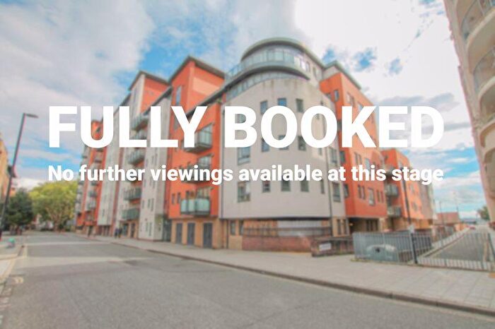1 Bedroom Flat To Rent In Lower Canal Walk, Southampton, SO14
