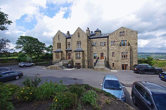 2 Bedroom Apartment To Rent In Grange Manor, Norland, HX6