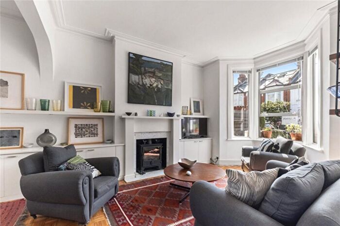 4 Bedroom Terraced House For Sale In Hydethorpe Road, London, SW12