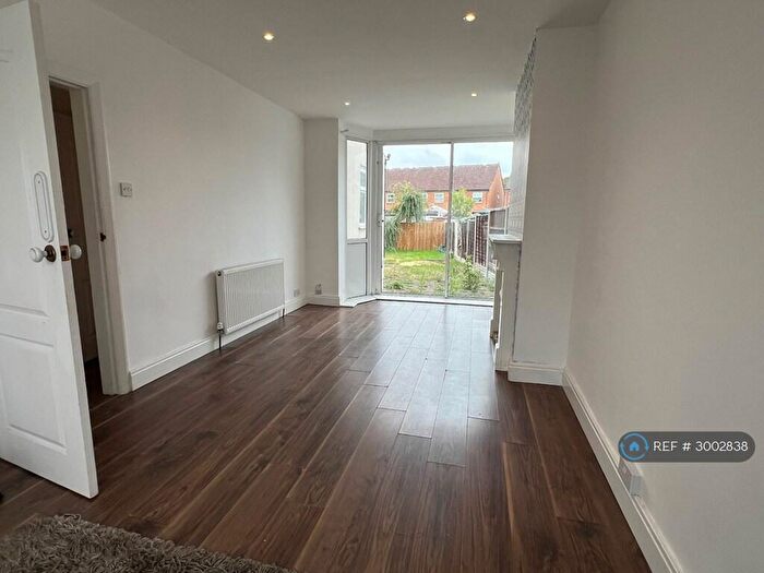 3 Bedroom Detached House To Rent In Pendragon Road, Birmingham, B42