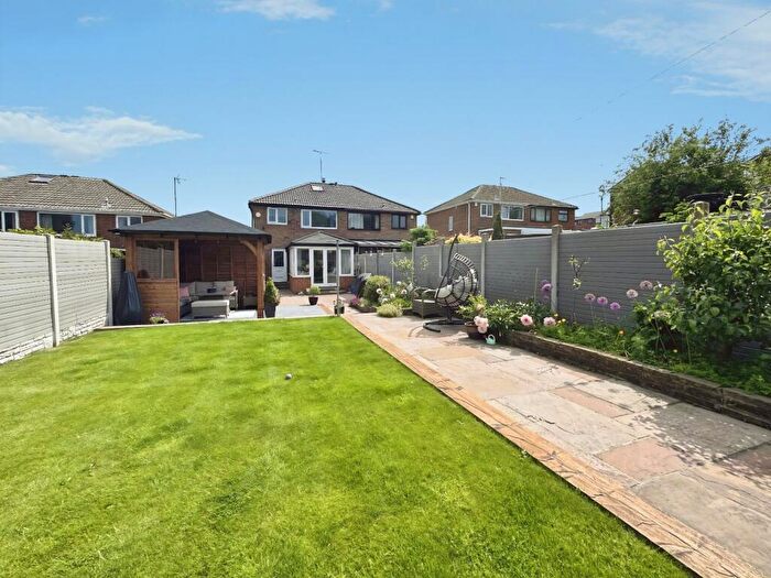 3 Bedroom Semi-Detached House For Sale In Ashbourne Way, Cleckheaton, BD19