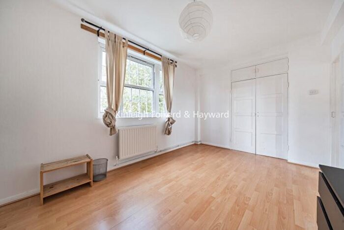 2 Bedroom Flat To Rent In Doddington Grove London, SE17