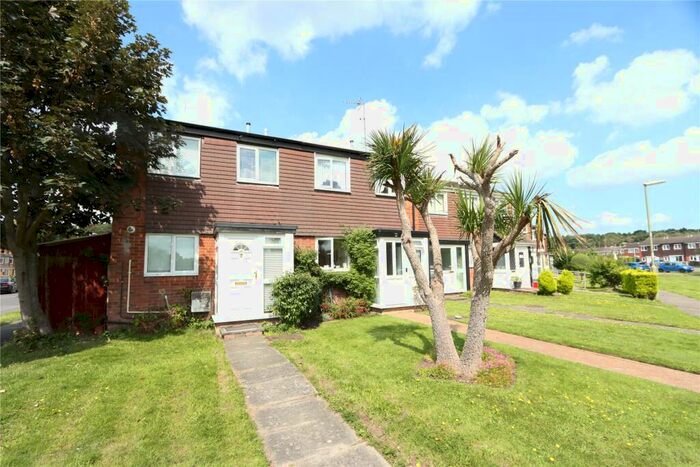 2 Bedroom End Of Terrace House To Rent In Pinewood Park, Farnborough, Hampshire, GU14