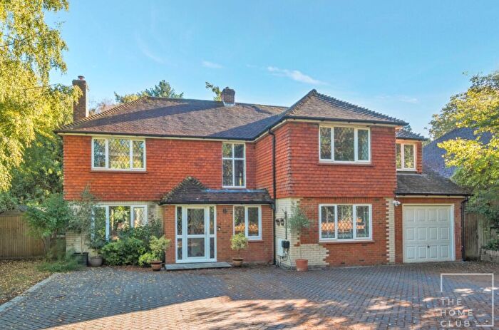 4 Bedroom Detached House To Rent In Greatford Drive, Guildford, Surrey, GU1