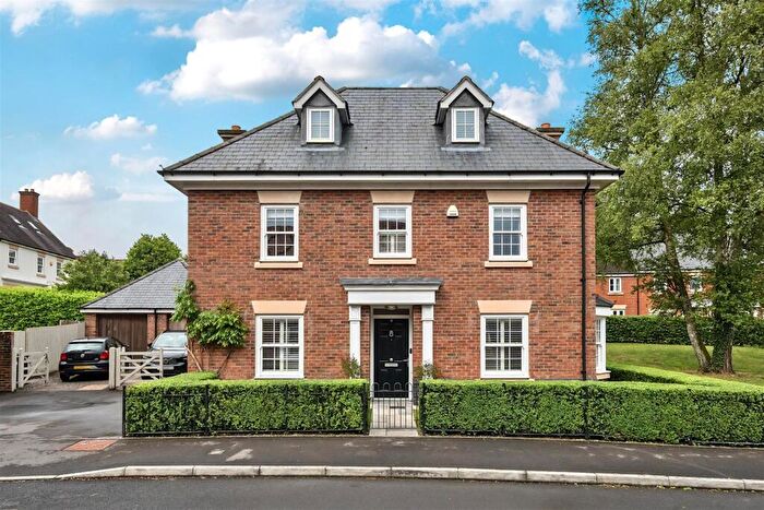 4 Bedroom Detached House For Sale In Whatley Drive, Pewsey, SN9