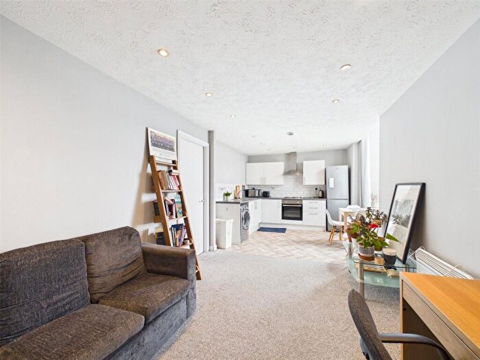 2 Bedroom Apartment For Sale In Lower Vickers Street, Manchester, M40