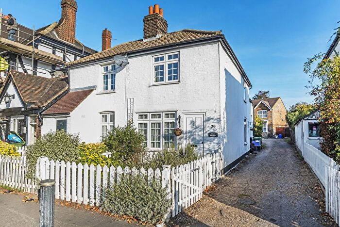 2 Bedroom End Of Terrace House To Rent In Commonside East, Mitcham, Surrey, CR4