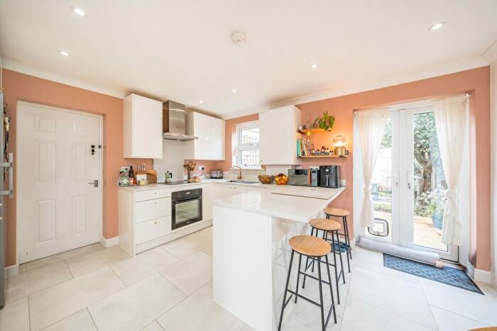 3 Bedroom House To Rent In Charlotte Parade, Forest Hill, SE23