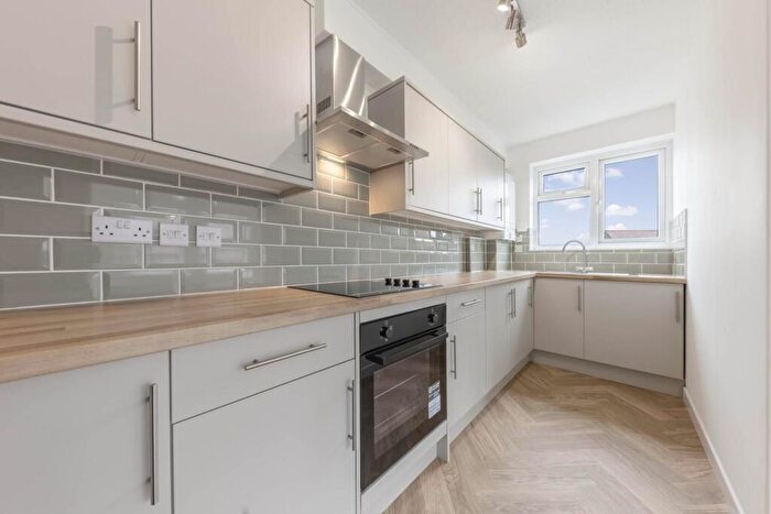 2 Bedroom Apartment For Sale In The Driftway, Sheringham, NR26