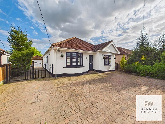 4 Bedroom Detached House For Sale In Central Avenue, Corringham, Essex, SS17