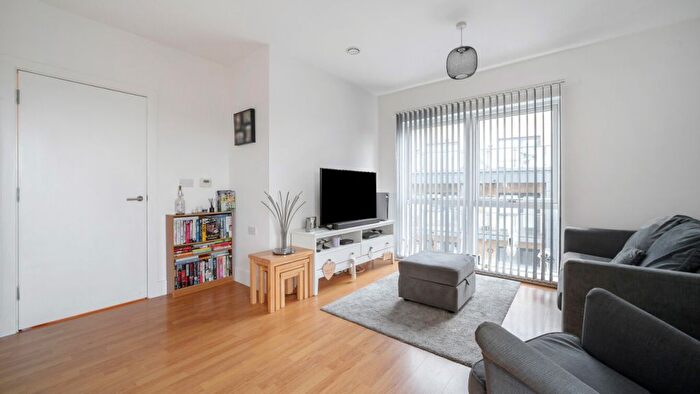 2 Bedroom Flat For Sale In Firwood Lane, Romford, RM3