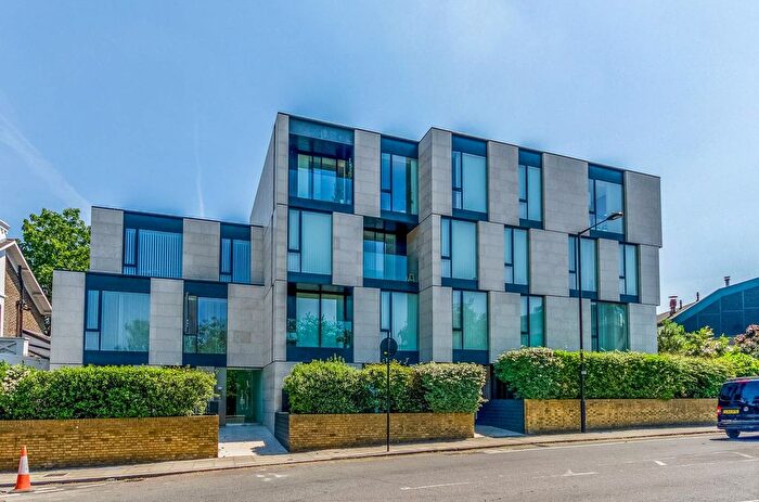 3 Bedroom Flat To Rent In Oval Road, Camden, London, NW1