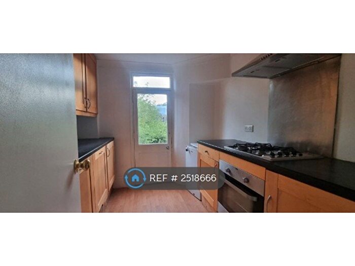 5 Bedroom Maisonette To Rent In Geraldine Road, London, SW18