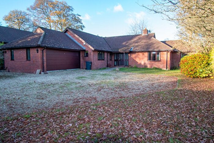 4 Bedroom Bungalow For Sale In Brackendown, West Hill, EX11