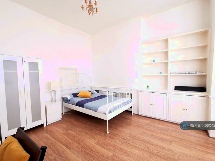 3 Bedroom Flat To Rent In Sunningfields Road, London, NW4