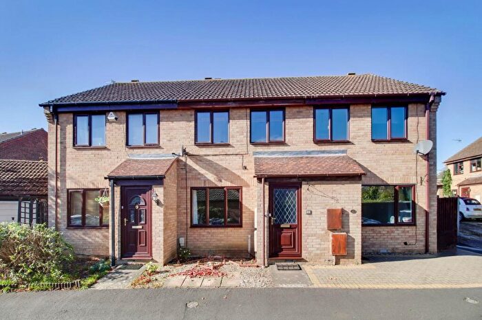 3 Bedroom Terraced House For Sale In Manor Close, Buckden, PE19