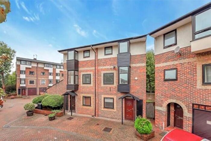 4 Bedroom House To Rent In Ironmongers Place, Millwall, E14
