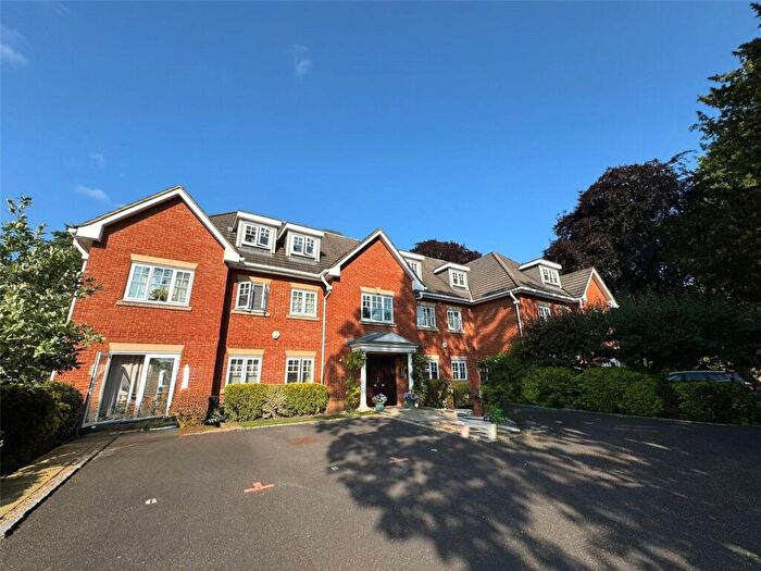 2 Bedroom Flat To Rent In Buckingham Court, Middle Gordon Road, Camberley, GU15