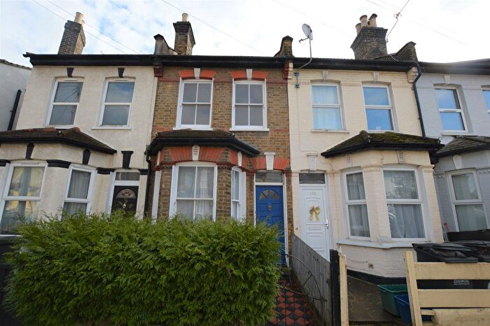 2 Bedroom Terraced House To Rent In Oval Road, Croydon, CR0