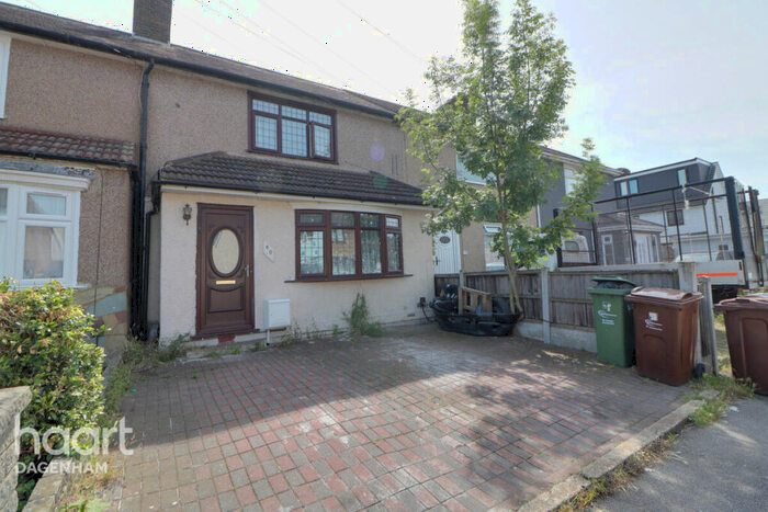 3 Bedroom Terraced House For Sale In Davington Road, Dagenham, RM8