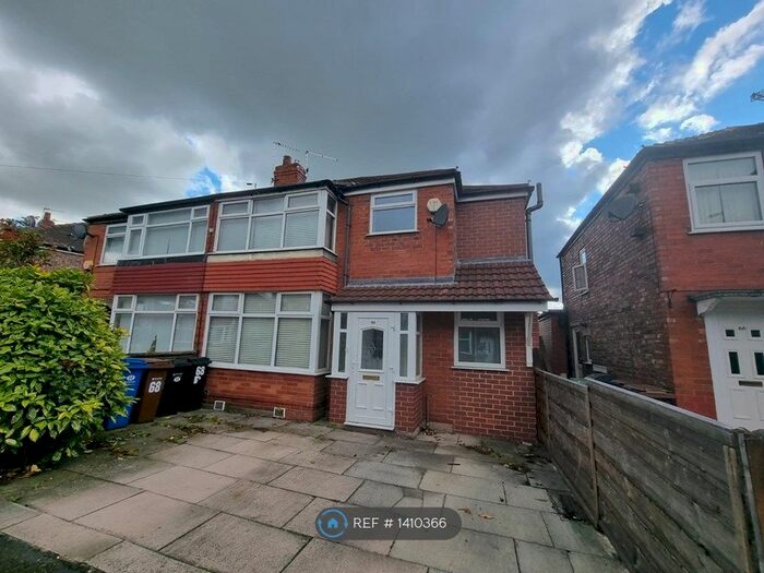 3 Bedroom Semi-Detached House To Rent In St. Davids Road, Cheadle, SK8