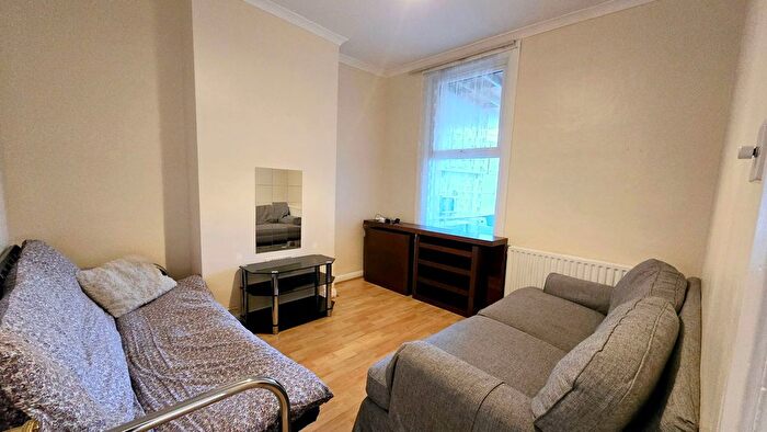 5 Bedroom Terraced House To Rent In Nimrod Road, London, SW16
