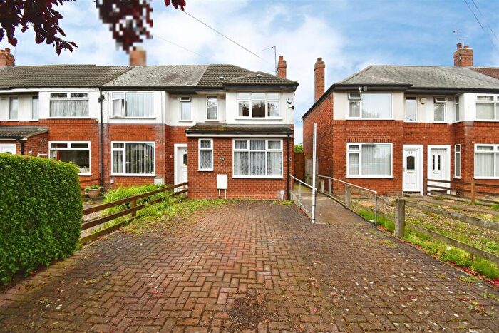 2 Bedroom End Of Terrace House For Sale In Wold Road, Hull, HU5