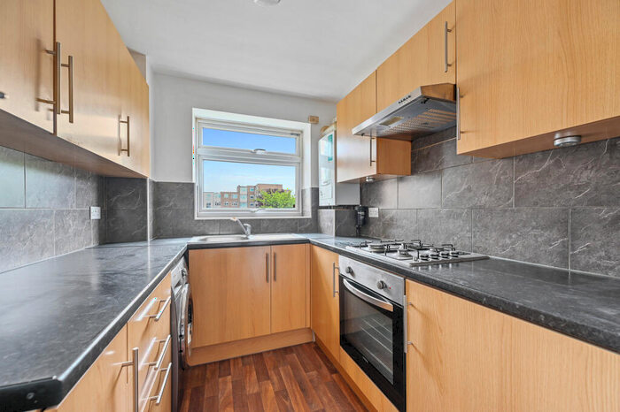 2 Bedroom Flat To Rent In Poplar Grove, Wembley, HA9