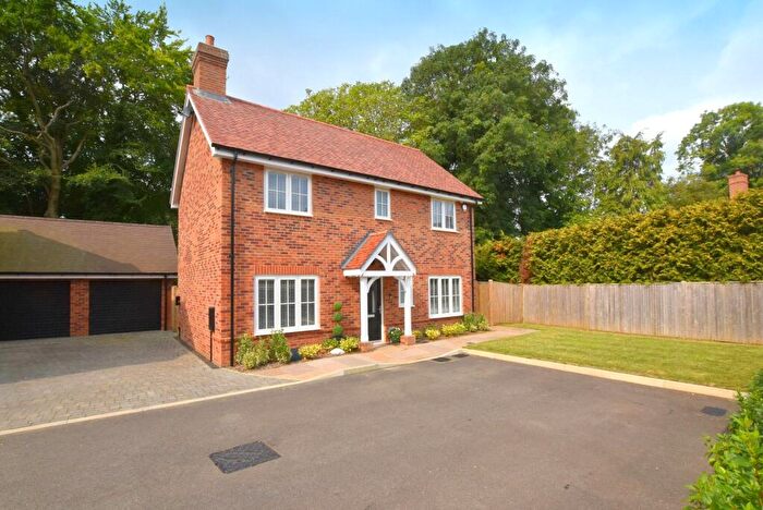 3 Bedroom Detached House For Sale In Walnut Tree Gardens, West Horsley, KT24