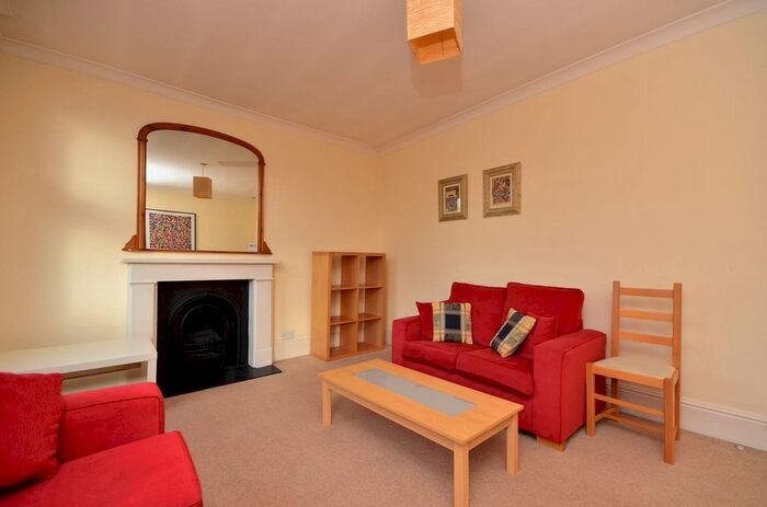 1 Bedroom Flat To Rent In Finborough Road, Earls Court, London, SW10