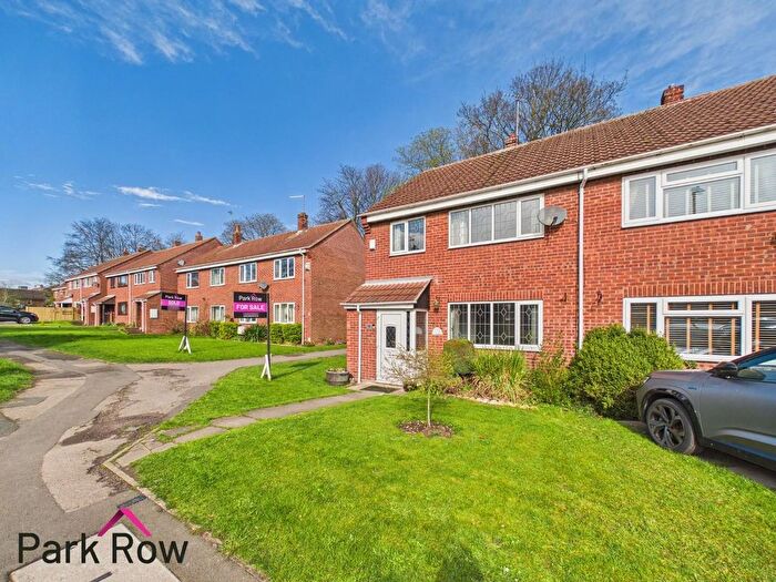 3 Bedroom Semi Detached House For Sale In Beechwood Croft, Sherburn In Elmet, Leeds, LS25