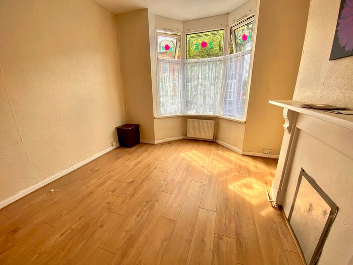 3 Bedroom Property To Rent In Ombersley Road, Sparkbrook, Birmingham, B12