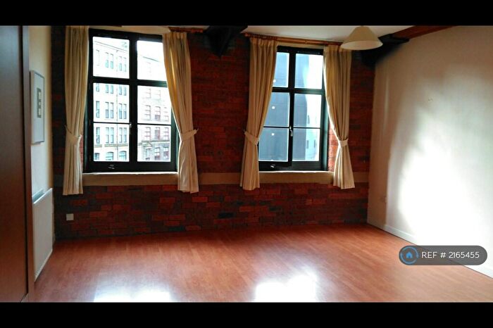 2 Bedroom Flat To Rent In Mill Street, Bradford, BD1