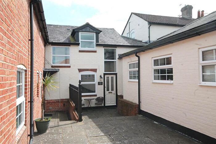 2 Bedroom Mews To Rent In West Street, Titchfield, Fareham, Hampshire, PO14