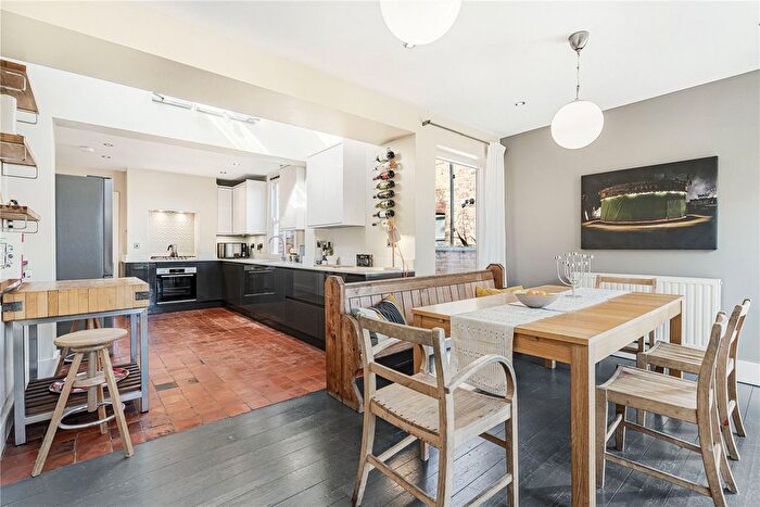 4 Bedroom Semi-detached House For Sale In Windmill Road, Headington, OX3
