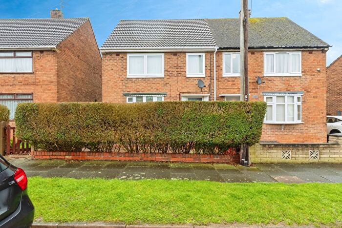 3 Bedroom Semi Detached House For Sale In Heays Close, Leicester, Leicestershire, LE3