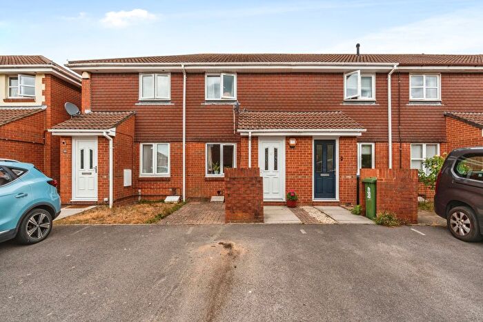 2 Bedroom Terraced House For Sale In Vokes Close, Southampton, Hampshire, SO19