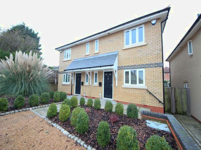 3 Bedroom House To Rent In Kings Yard, Guildford, GU2