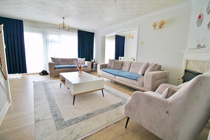 3 Bedroom Semi-Detached House To Rent In Maypole Drive, Chigwell, IG7