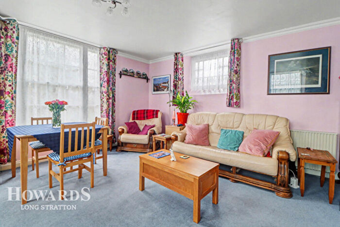 2 Bedroom Apartment For Sale In Ipswich Road, Pulham Market, IP21