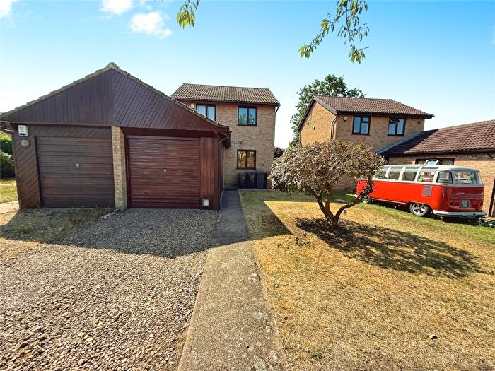 3 Bedroom Semi-Detached House For Sale In Maple Close, Lincoln, Lincolnshire, LN5