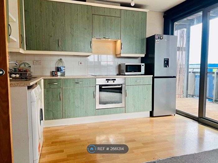 1 Bedroom Flat To Rent In Ebbett Court, London, W3