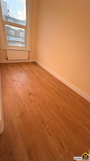 3 Bedroom Flat To Rent In A Kingston Road, South Wimbledon, London, SW19