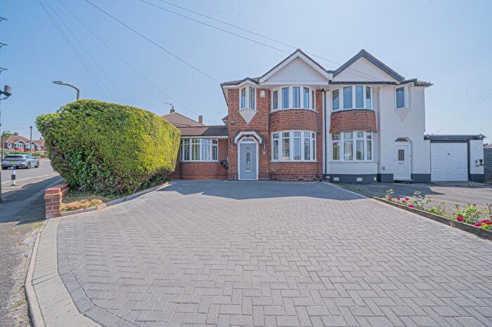 3 Bedroom Semi-Detached House For Sale In Valley Road, Solihull, B92