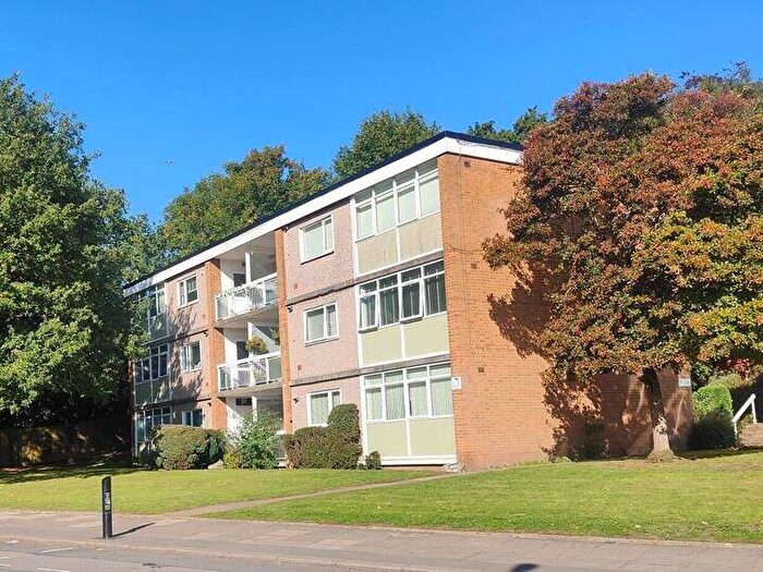 2 Bedroom Flat For Sale In Kenilworth Court, Cheylsmore, CV3